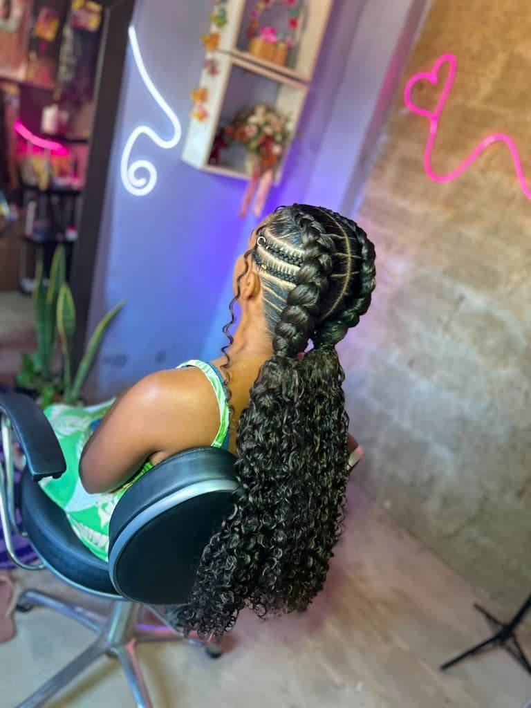 Boxeadora com cachos e acabamento premium pela Kmilly Braids em Canaã dos Carajás